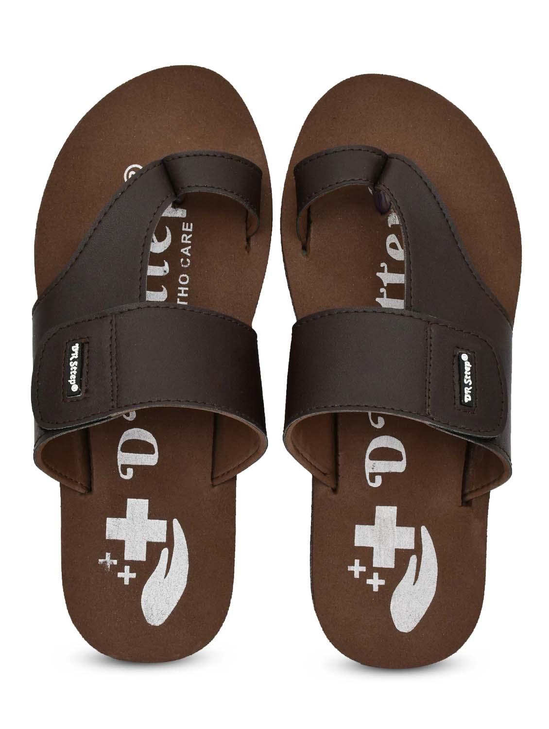 men brown solid one toe slipper - 22037839 - Standard Image - 5