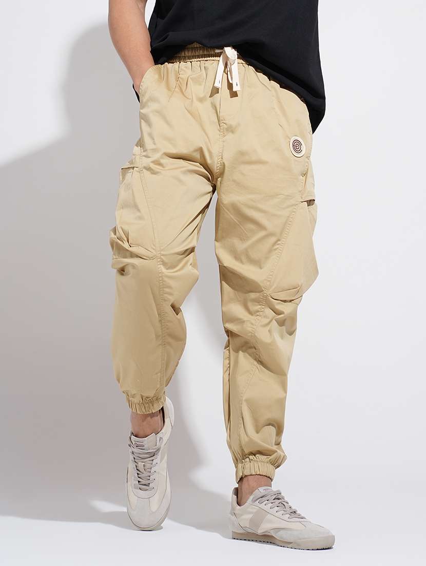 men solid mid rise regular fit cargo