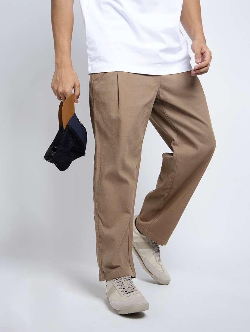 men solid mid rise straight fit trouser