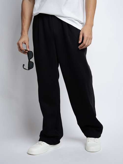 men solid mid rise relaxed fit jogger - 22038048 -  Standard Image - 0