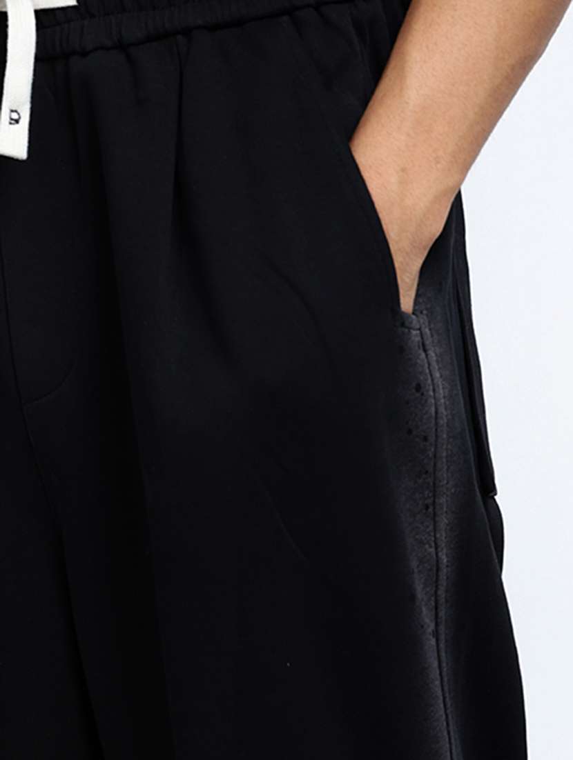 men solid mid rise relaxed fit jogger - 22038048 -  Standard Image - 5