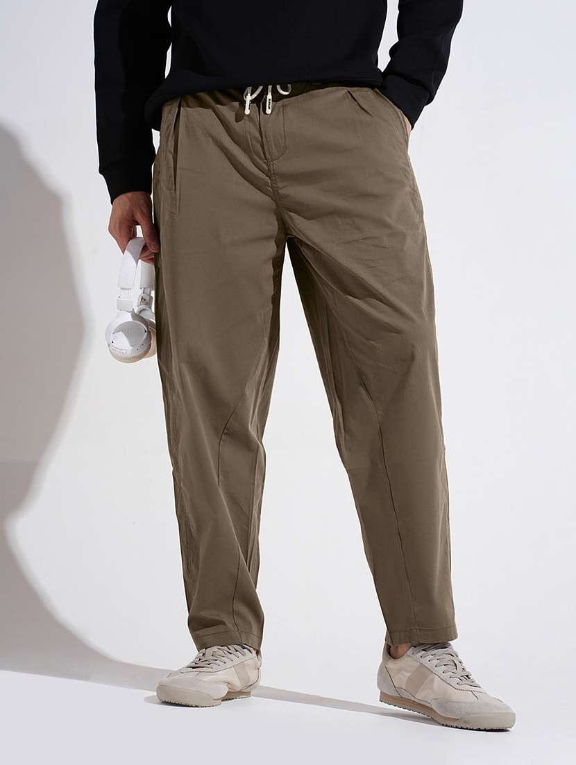 men solid mid rise straight fit chinos  - 22038063 -  Zoom Image - 0