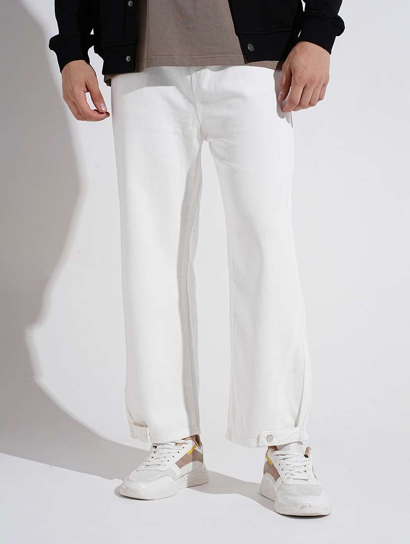 men solid mid rise straight fit chinos - 22038064 - Zoom Image - 0
