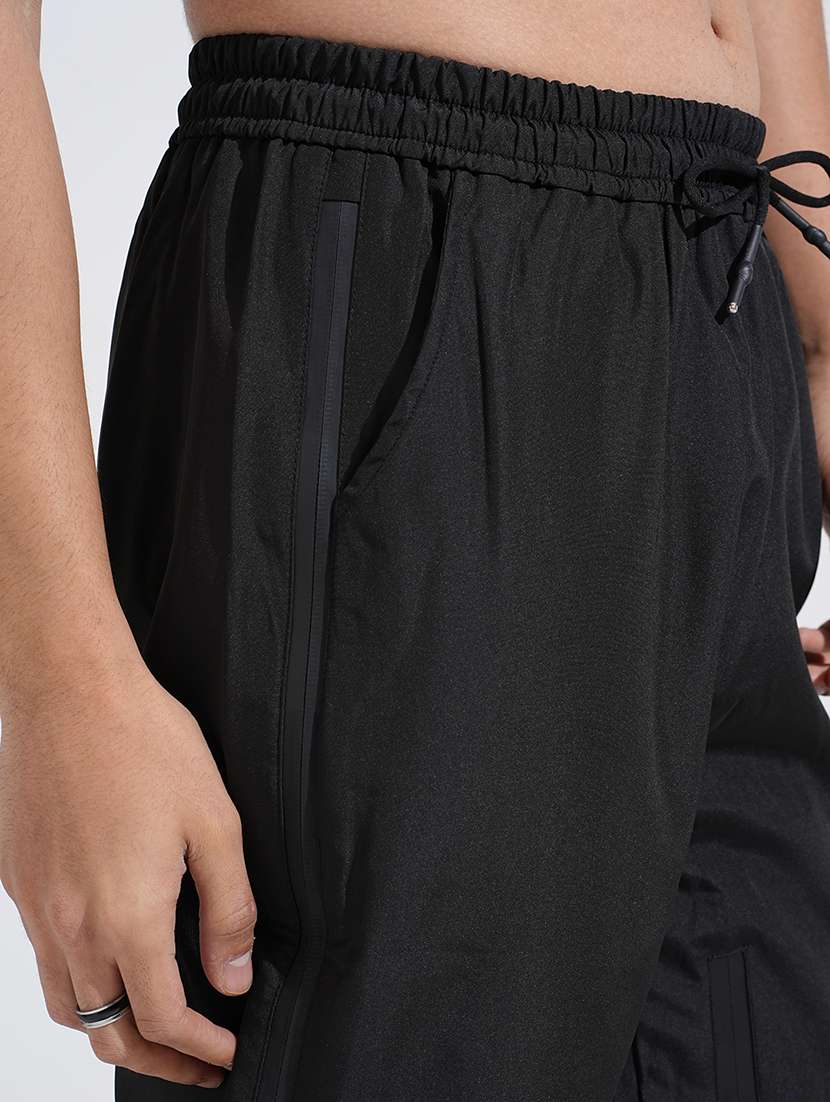 men solid mid rise relaxed fit parachute pants - 22038071 -  Standard Image - 5