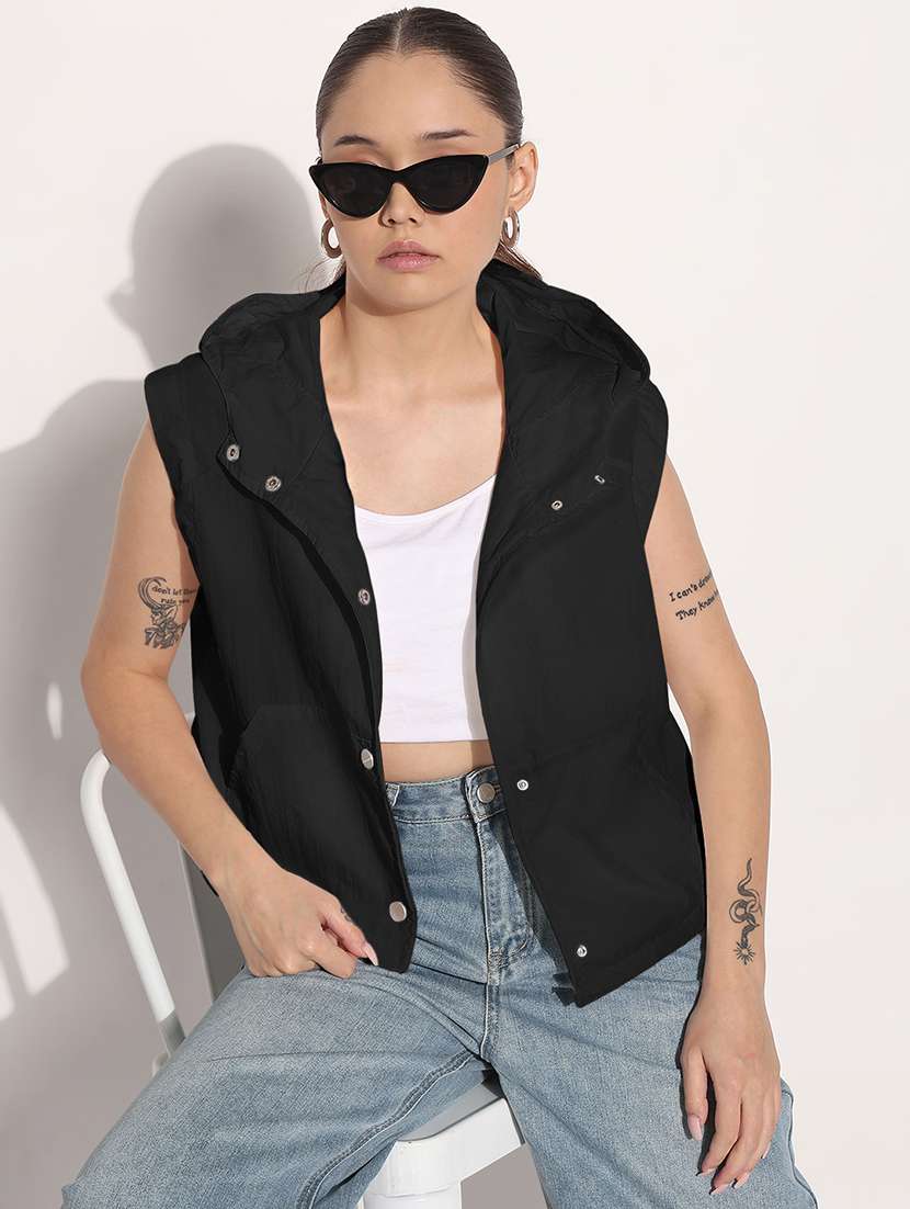 women solid sleeveless hooded windcheter jacket