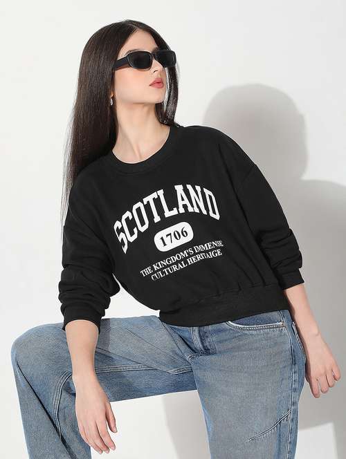 women printed long sleeve cropped pullover - 22038349 - Standard Image - 0