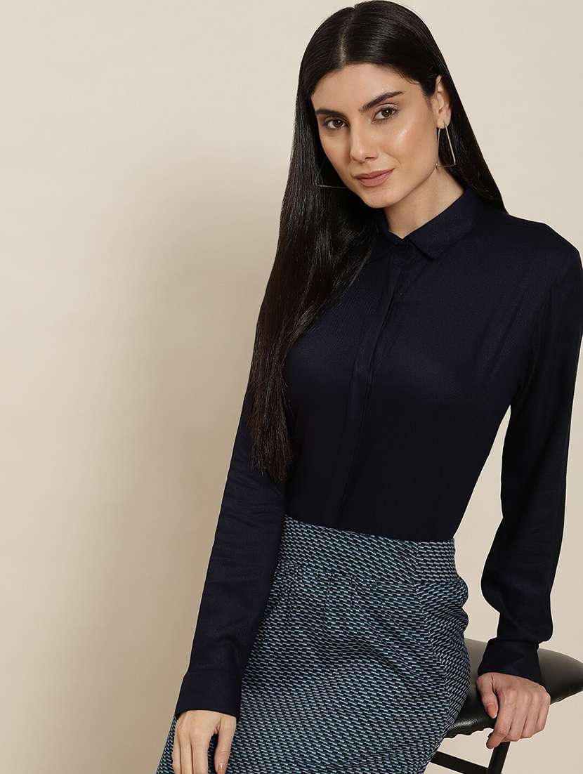women solid collared long sleeve shirt