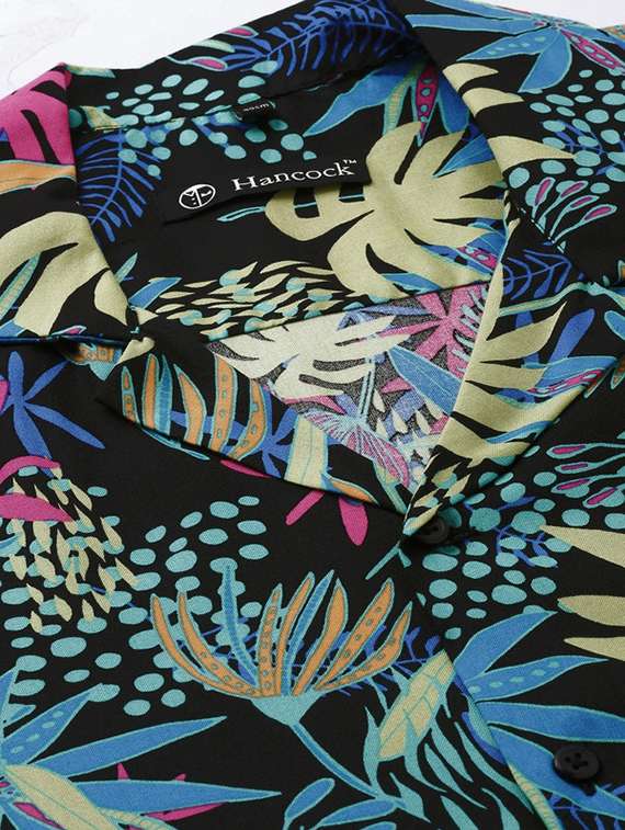 men printed cuban collared short sleeve shirt - 22038906 -  Standard Image - 3