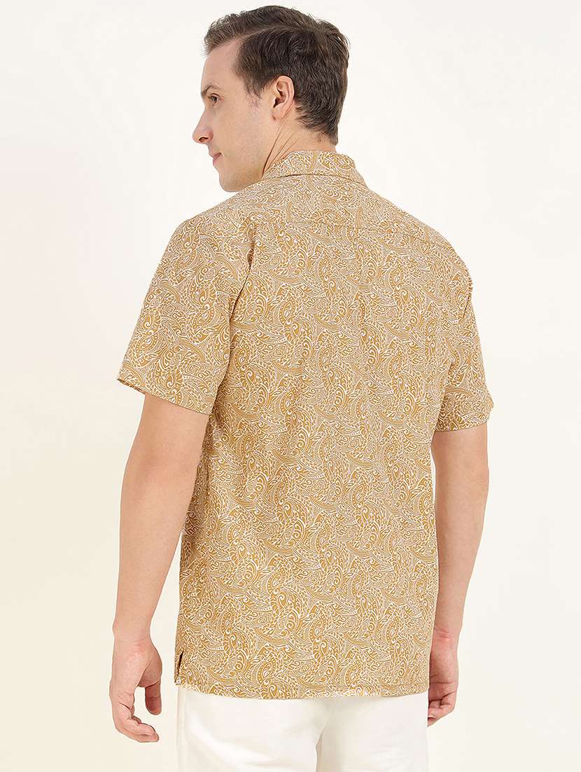 men printed cuban collared short sleeve shirt - 22039008 -  Standard Image - 3