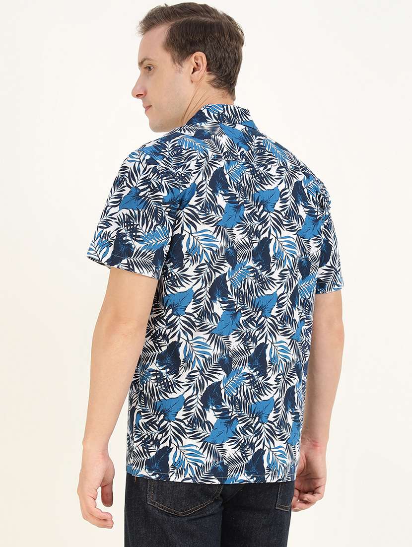 men printed cuban collared short sleeve shirt - 22039011 -  Standard Image - 3