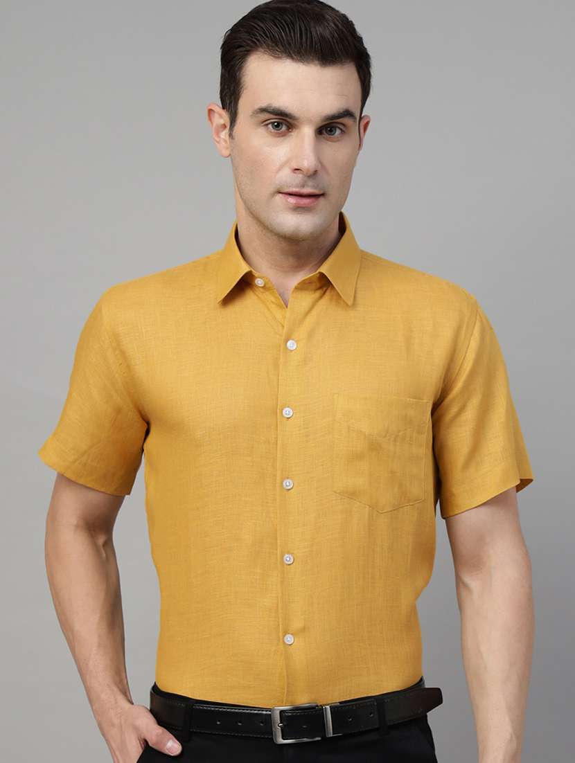 men solid collared short sleeve shirt