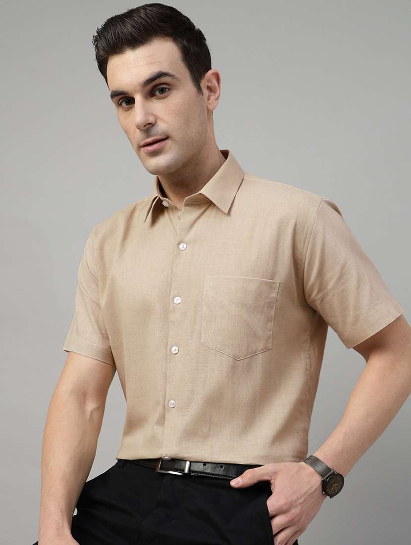 men solid collared short sleeve shirt