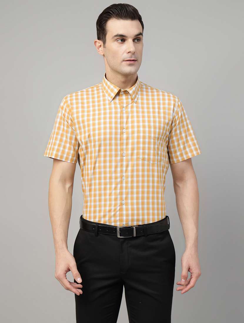 men checkered collared short sleeve shirt