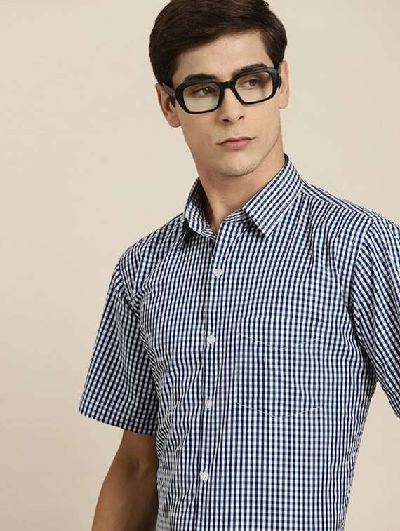 men checkered collared short sleeve shirt