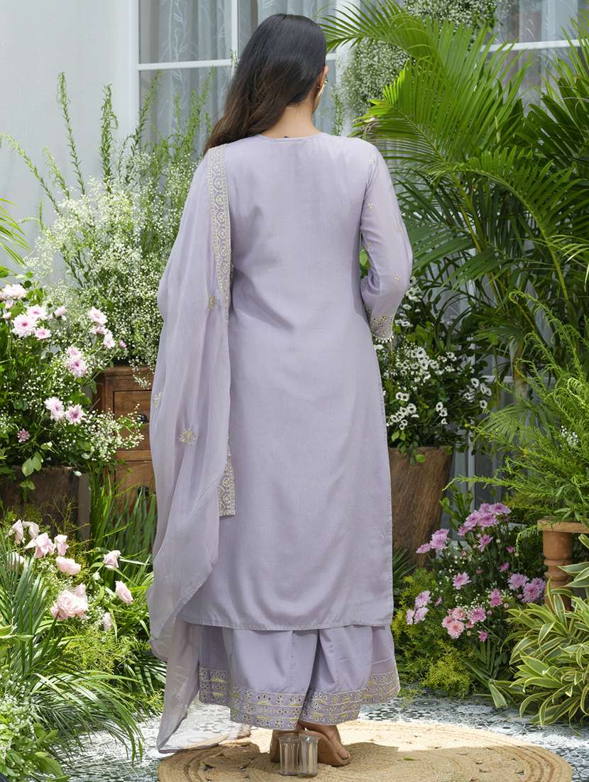 women embroidered kurta and palazzo with dupatta set - 22039766 - Standard Image - 3