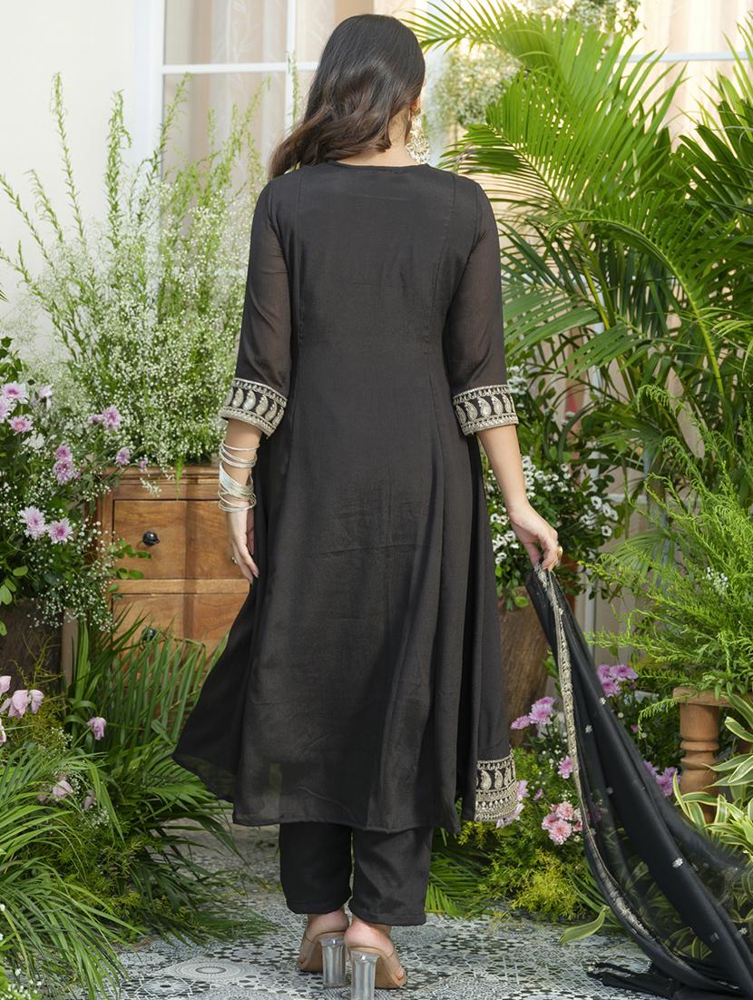 women embroidered kurta and pant with dupatta set - 22039772 - Standard Image - 3
