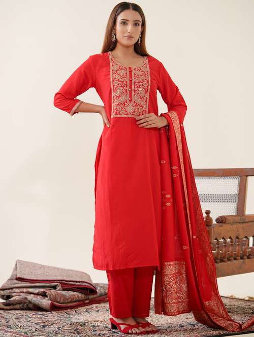 women embroidered kurta and pant with dupatta set