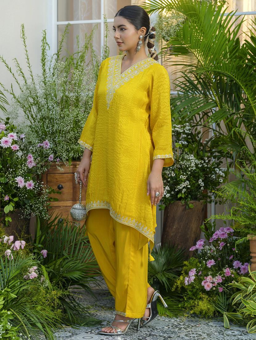 women embroidered three quarter sleeve ethnic co-ord set - 22039784 - Standard Image - 3