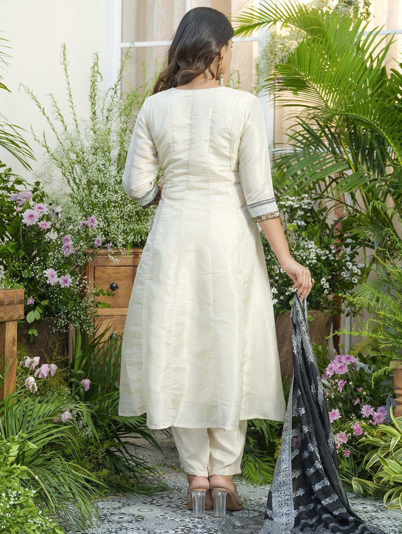 women embroidered kurta and pant with dupatta set - 22039792 - Standard Image - 3