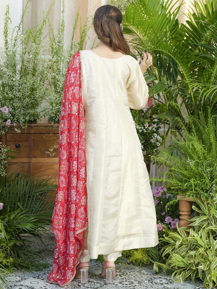 women embroidered kurta and pant with dupatta set - 22039793 - Standard Image - 3