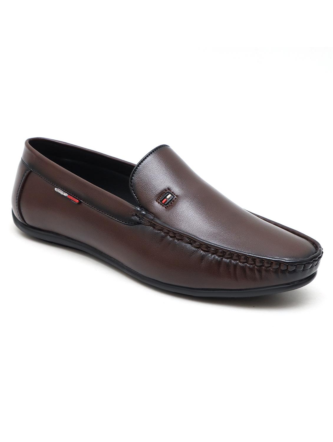men solid brown slip on loafer - 22039796 - Standard Image - 3