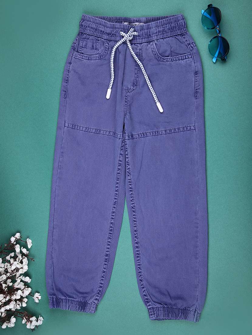 boys solid mid rise relaxed fit jogger