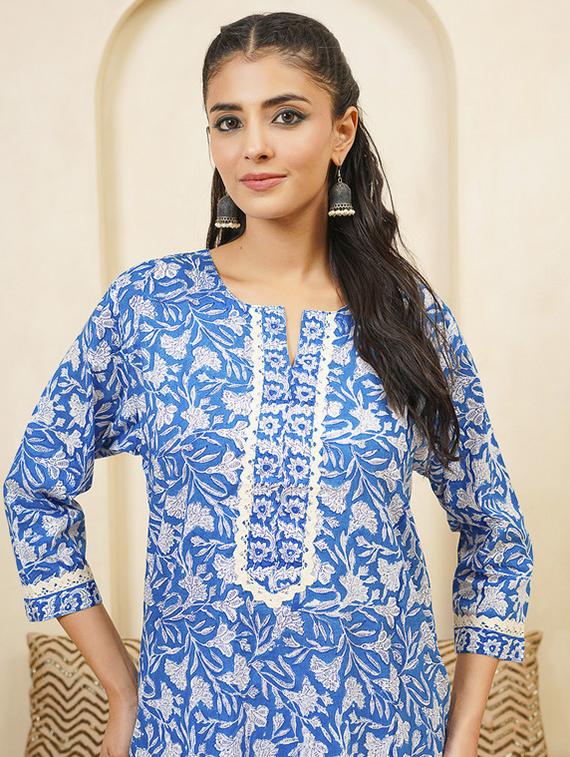 women printed three quarter sleeve straight kurti - 22040896 - Standard Image - 5