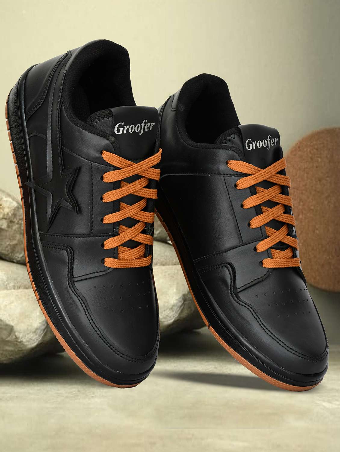 men black lace up sneaker