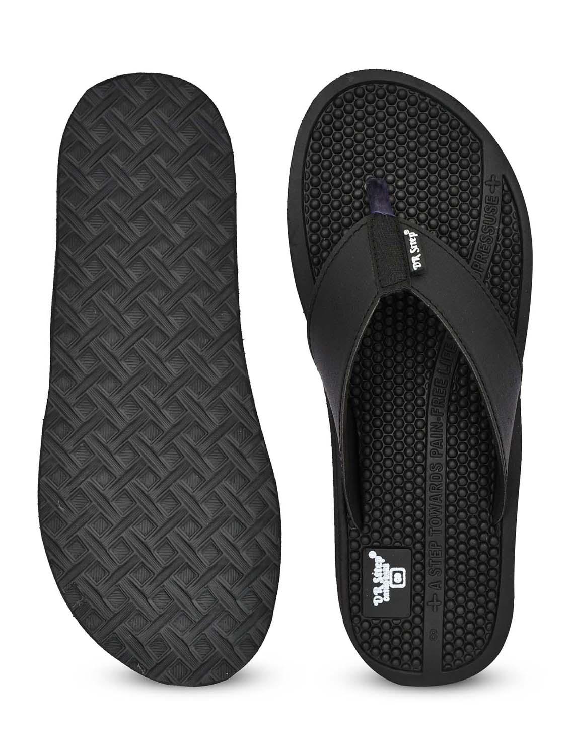 men black solid toe separator slipper - 22040989 - Standard Image - 5