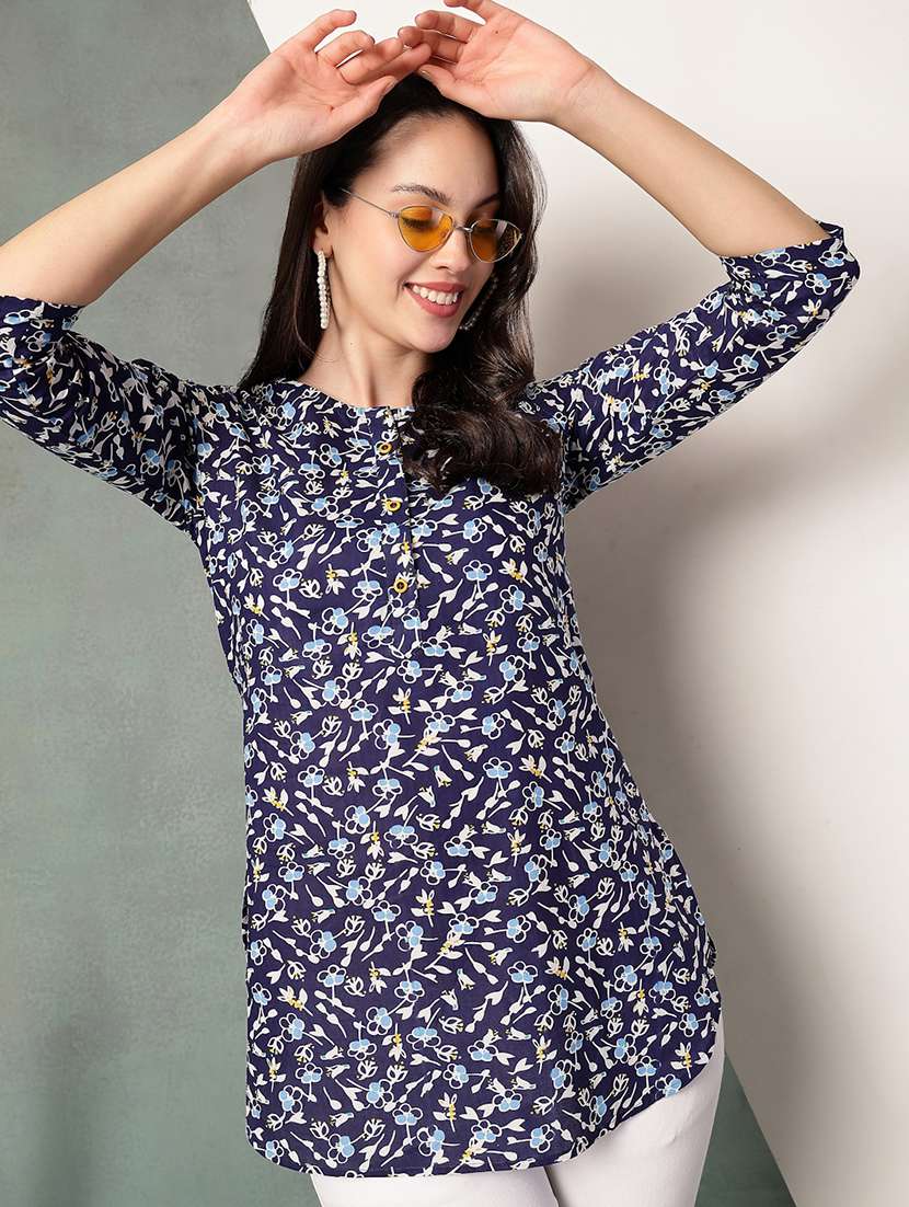 women printed three quarter sleeve straight kurti