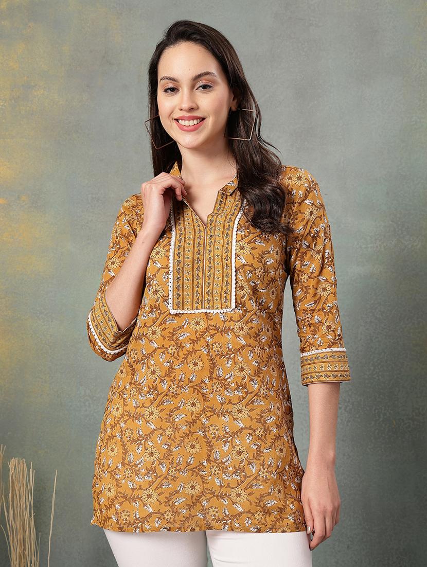 women printed three quarter sleeve straight kurti