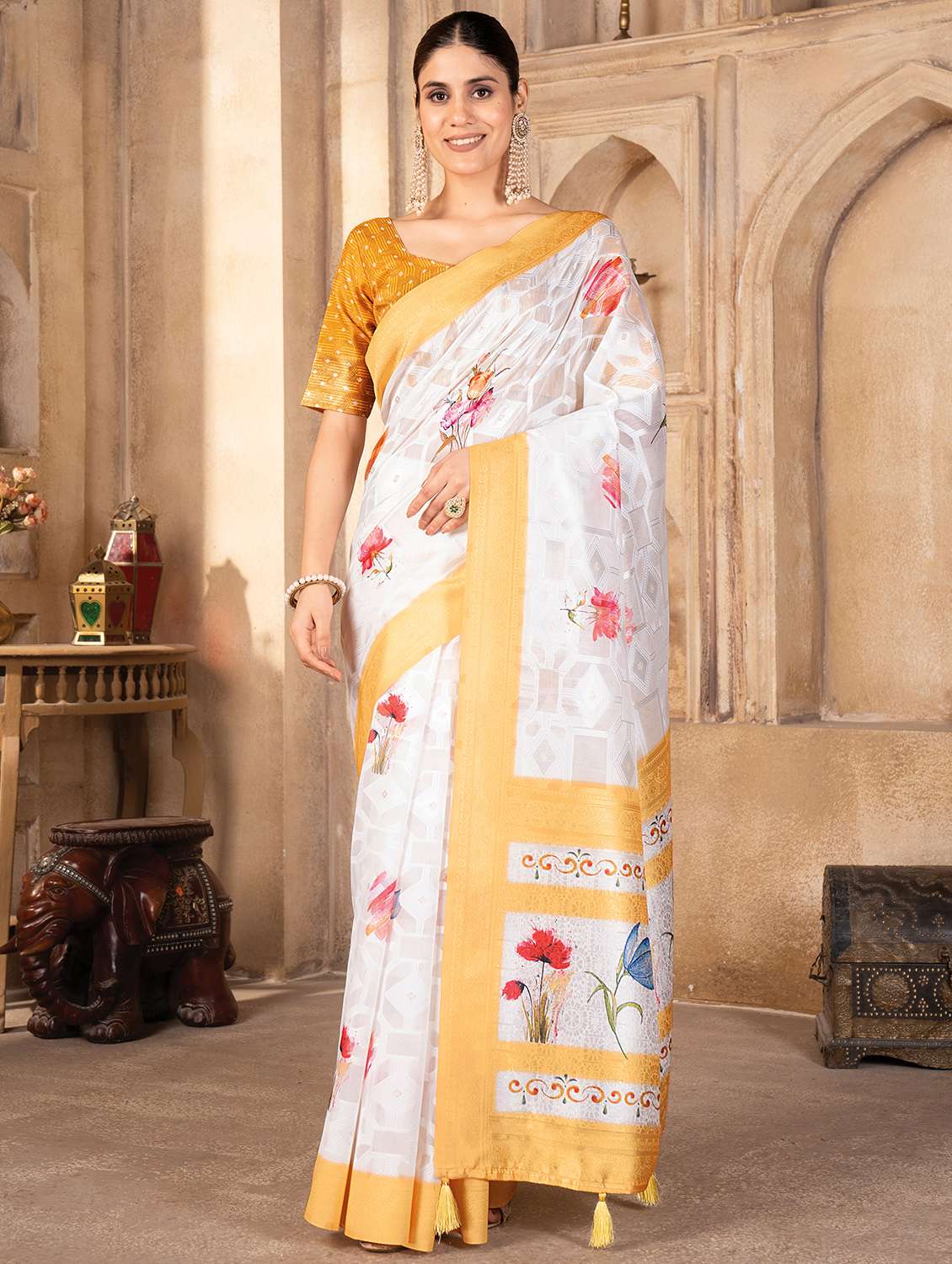 women printed casual wear saree with blouse