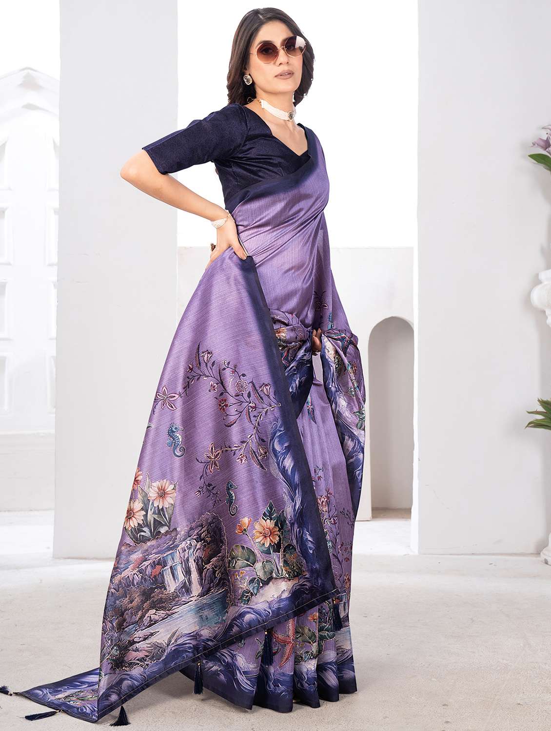 women printed casual wear saree with blouse - 22041075 -  Standard Image - 3