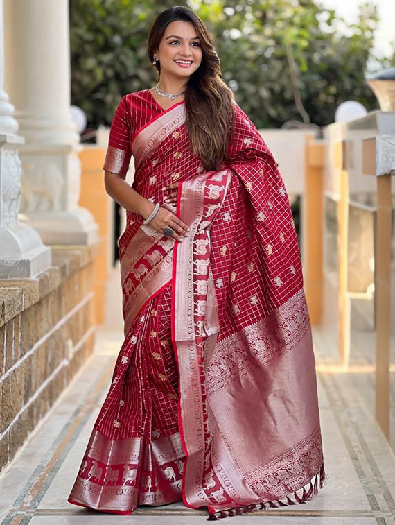 women self design banarasi saree with blouse - 22041093 - Zoom Image - 0