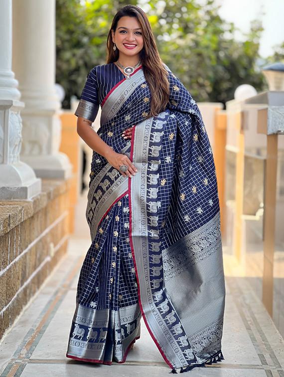 women self design banarasi saree with blouse - 22041095 - Zoom Image - 0