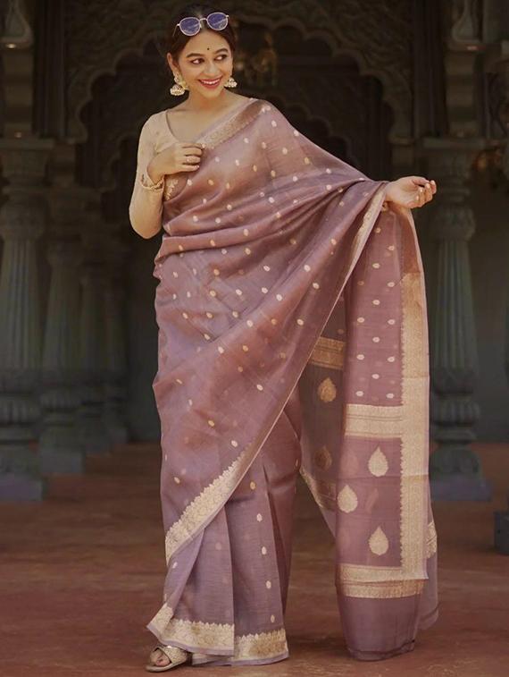 women self design banarasi saree with blouse - 22041103 - Zoom Image - 0