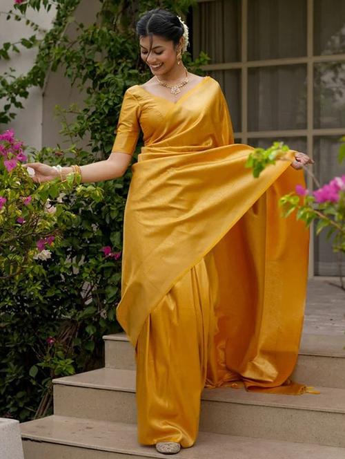 women self design banarasi saree with blouse - 22041109 - Standard Image - 0