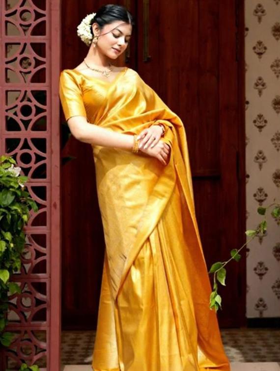 women self design banarasi saree with blouse - 22041109 - Standard Image - 3