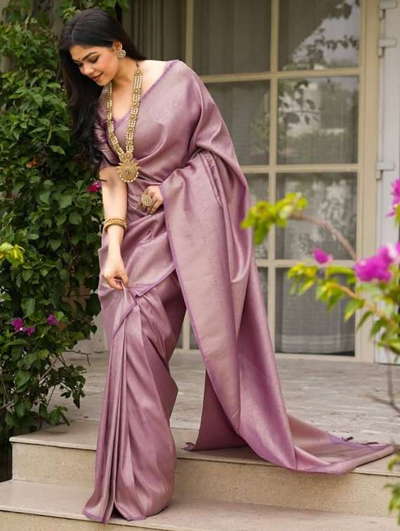 women self design banarasi saree with blouse - 22041111 - Standard Image - 3