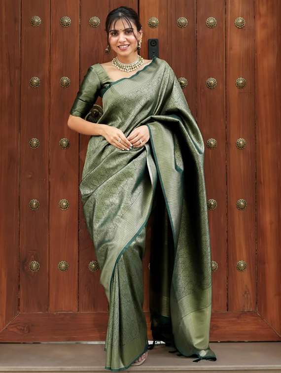women self design banarasi saree with blouse - 22041112 - Zoom Image - 0