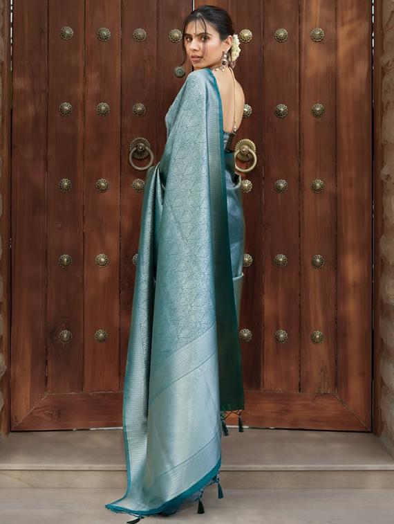 women self design banarasi saree with blouse - 22041113 - Standard Image - 3