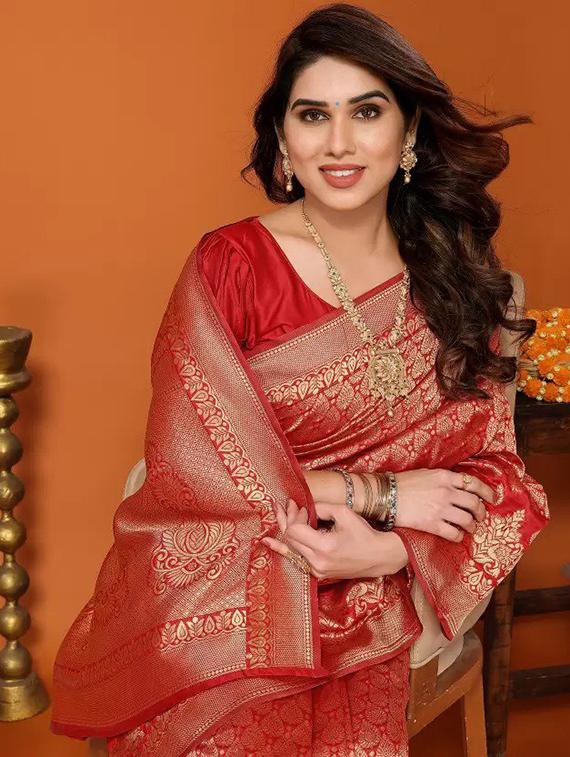 women self design banarasi saree with blouse - 22041119 - Standard Image - 3