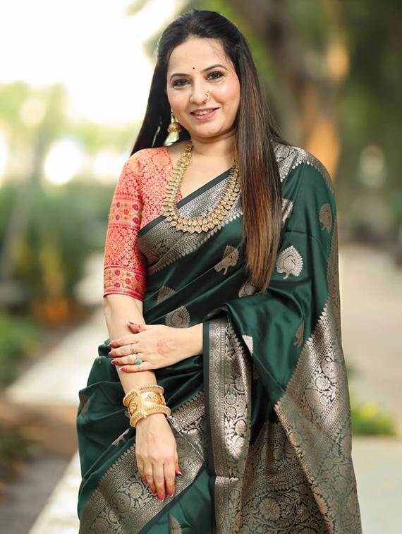 women self design banarasi saree with blouse - 22041125 - Standard Image - 3