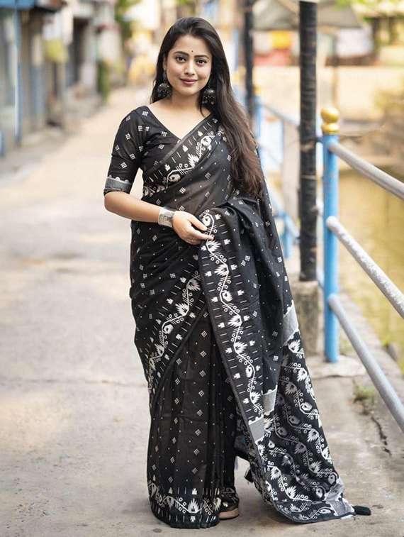 women black self design saree with blouse - 22041437 - Zoom Image - 0