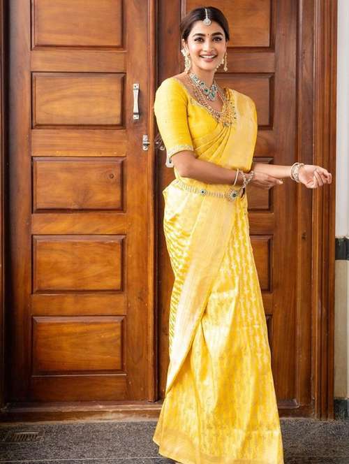 women self design banarasi saree with blouse - 22041444 -  Standard Image - 0