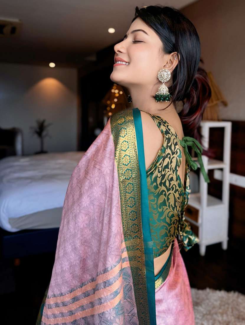 women self design bordered saree with blouse - 22041451 - Standard Image - 3