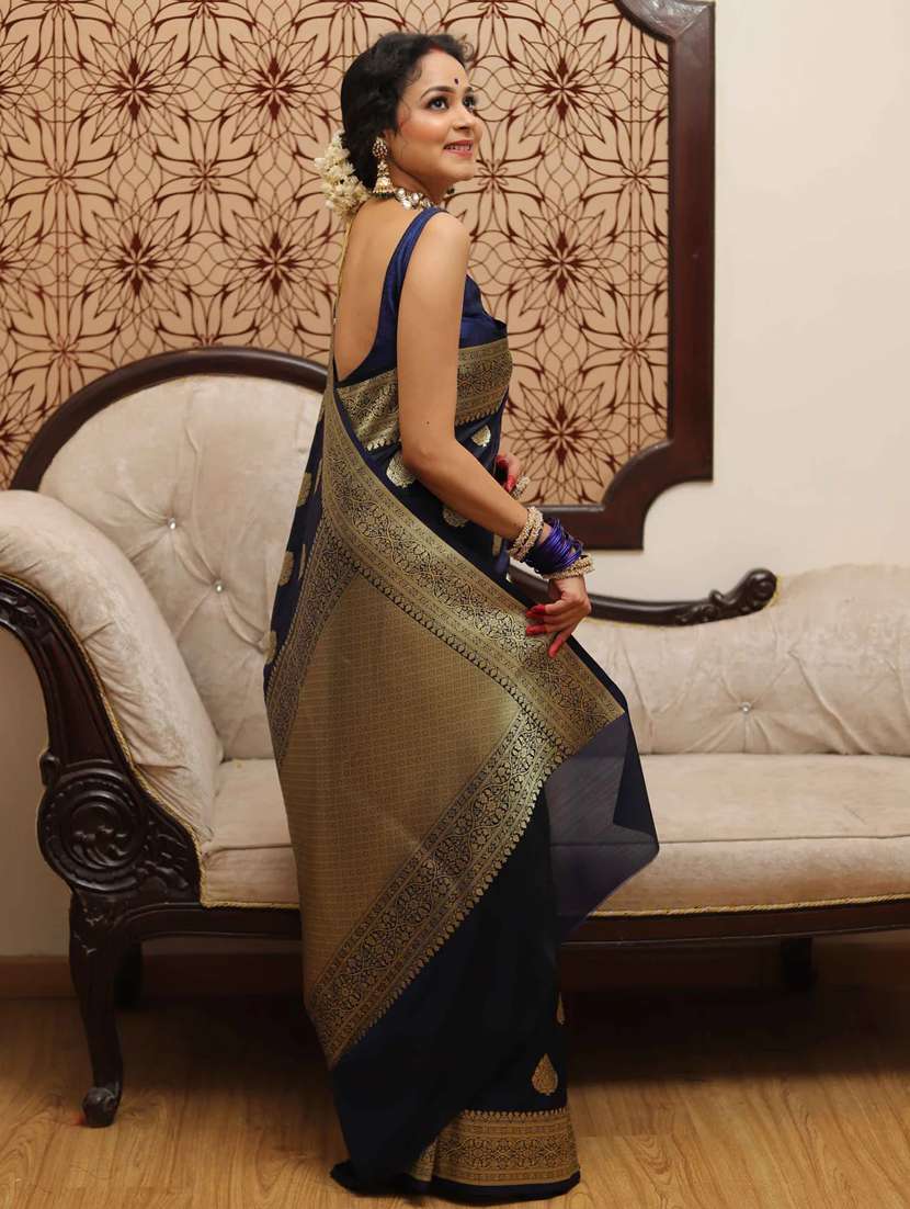 women self design banarasi saree with blouse - 22041456 - Standard Image - 3