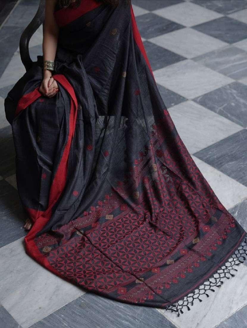 women self design handloom saree with blouse - 22041479 - Standard Image - 3