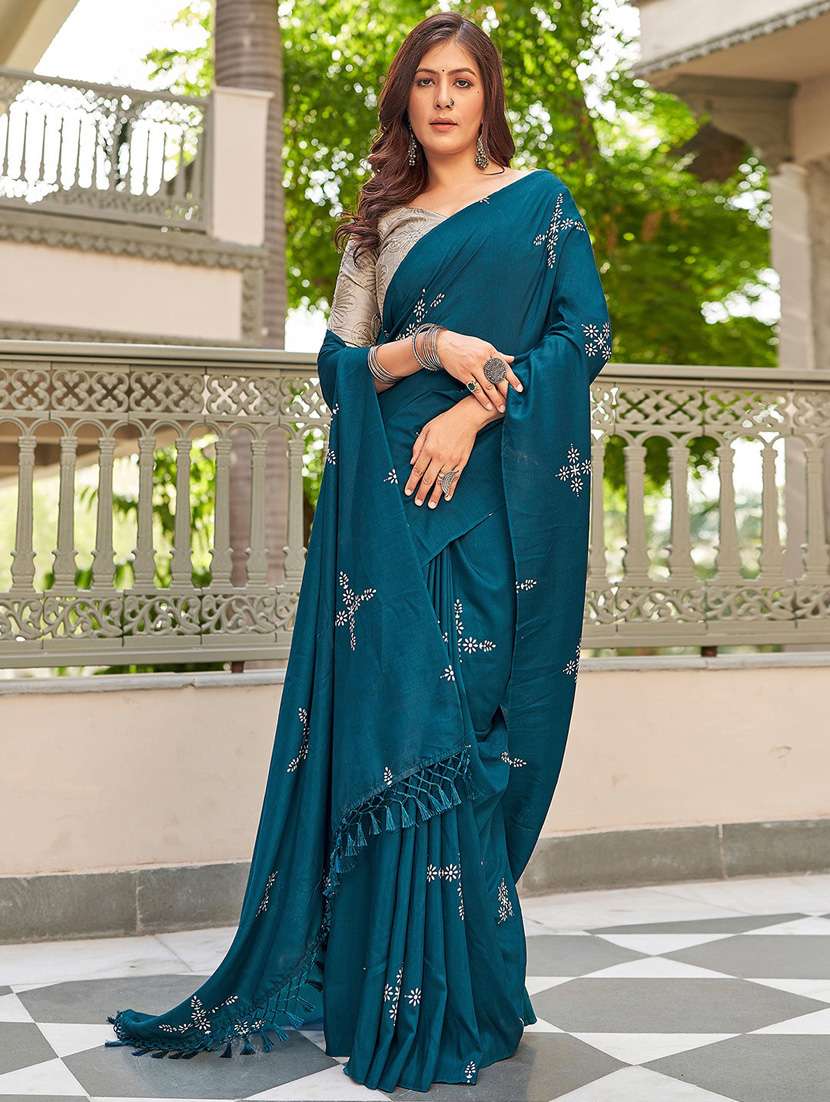 women printed casual wear saree with blouse - 22041487 -  Zoom Image - 0