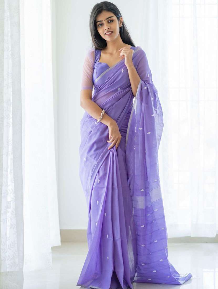 women self design handloom saree with blouse